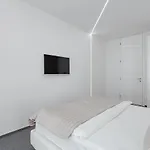 Prestige Plaza Διαμέρισμα *