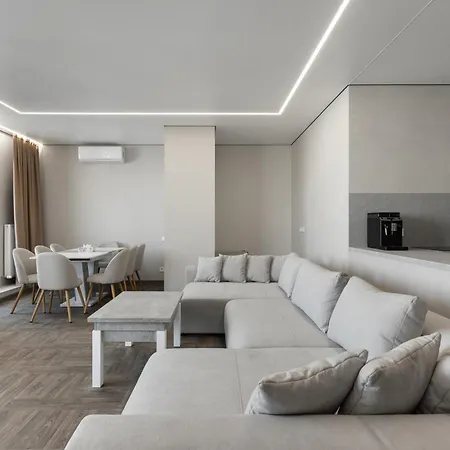 Διαμέρισμα Prestige Plaza *